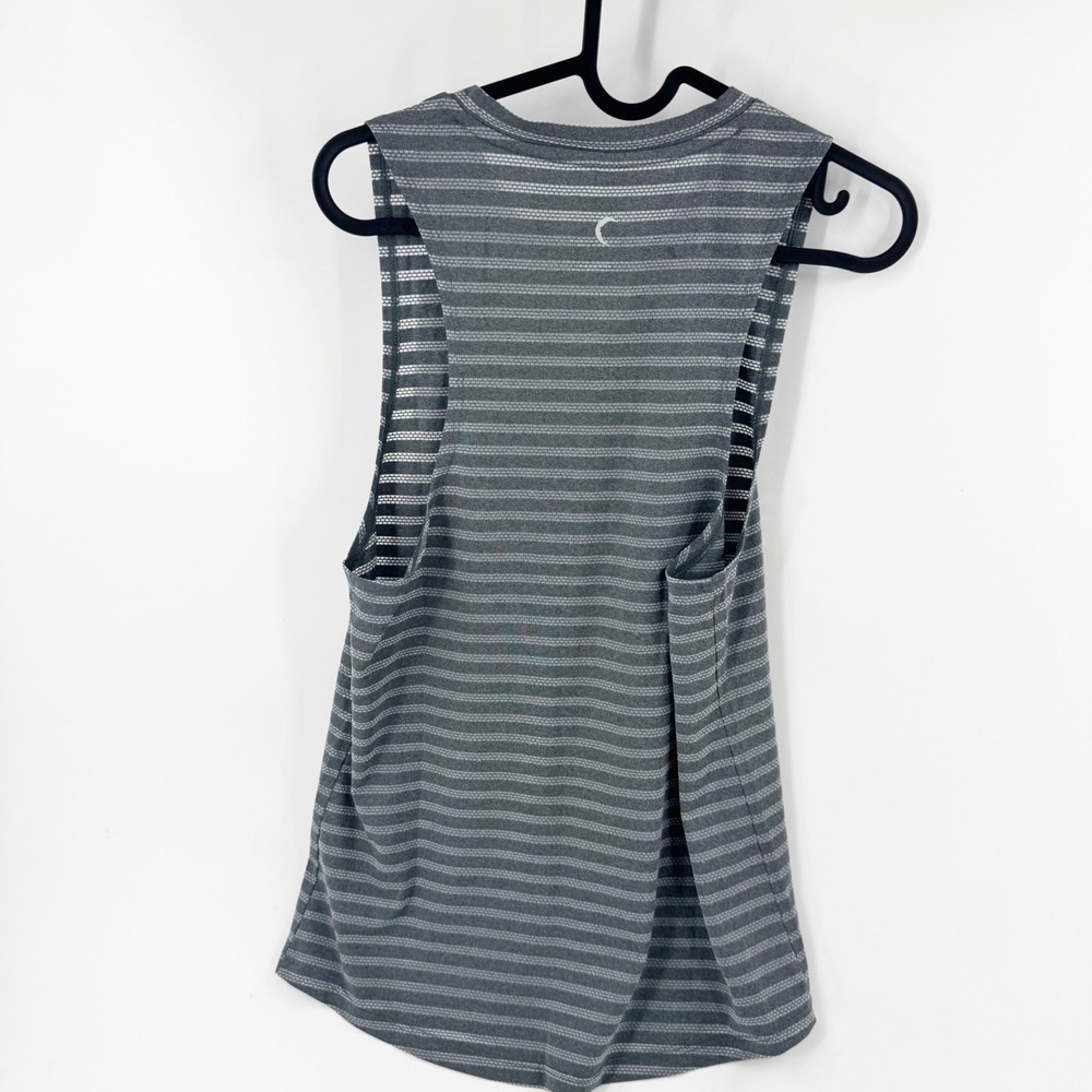 Zyia Active Brighter Muscle Tank Gray Striped Mesh Graphic Workout Top Womens M - Picture 6 of 6
